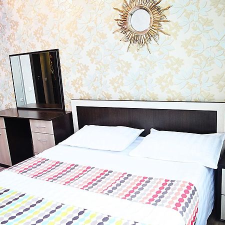 Luxury Palace Apartment Biskek Kültér fotó